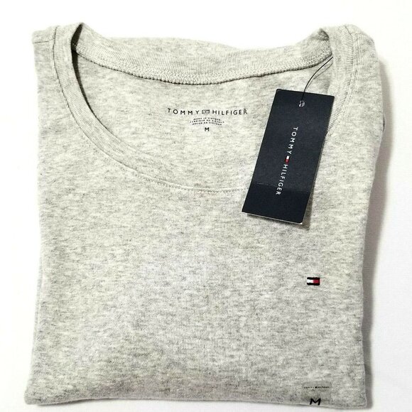 Tommy Hilfiger Women's T-Shirt Long Sleeve Solid - Picture 2 of 4